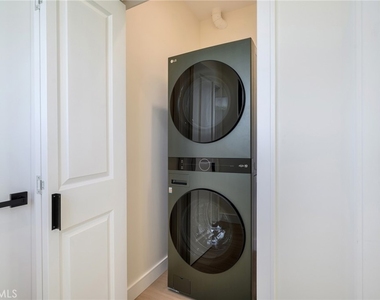 9601 N Clybourn Avenue - Photo Thumbnail 27