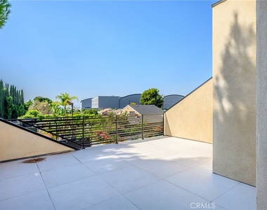 9601 N Clybourn Avenue - Photo Thumbnail 14