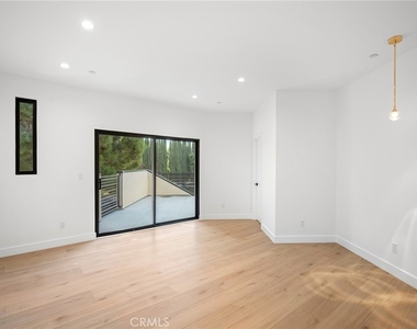9601 N Clybourn Avenue - Photo Thumbnail 13