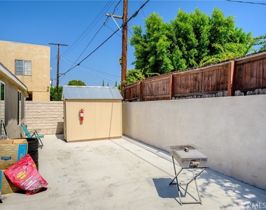6250 Vineland Avenue - Photo Thumbnail 13