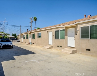 6250 Vineland Avenue - Photo Thumbnail 12