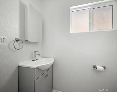 6250 Vineland Avenue - Photo Thumbnail 10