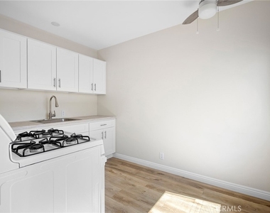 6250 Vineland Avenue - Photo Thumbnail 9