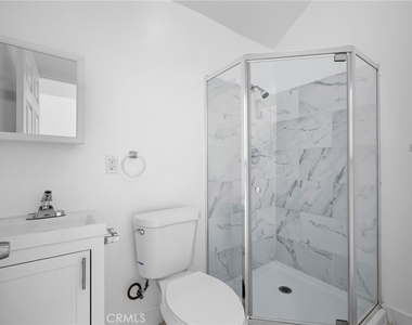 359 W Garfield Avenue - Photo Thumbnail 11