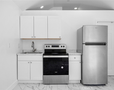 359 W Garfield Avenue - Photo Thumbnail 7