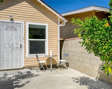 359 W Garfield Avenue - Photo Thumbnail 12