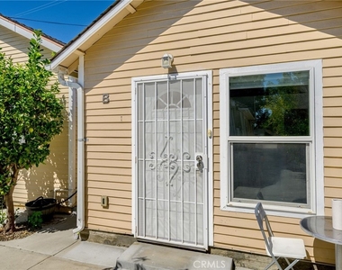 359 W Garfield Avenue - Photo Thumbnail 1