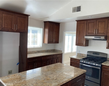 2712 Canada Boulevard - Photo Thumbnail 6