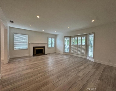 2712 Canada Boulevard - Photo Thumbnail 1