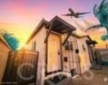 10920 1/2 S Inglewood Avenue - Photo Thumbnail 1