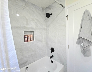 10920 1/2 S Inglewood Avenue - Photo Thumbnail 6