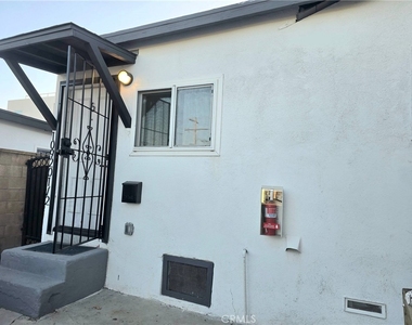 10920 1/2 S Inglewood Avenue - Photo Thumbnail 12