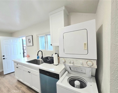 10920 1/2 S Inglewood Avenue - Photo Thumbnail 11