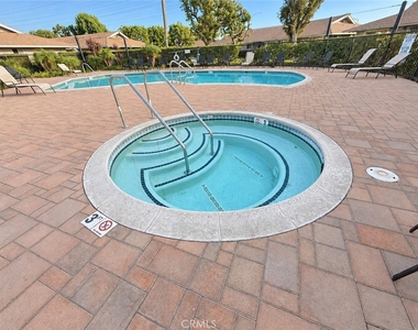 8093 Worthy Drive - Photo Thumbnail 4