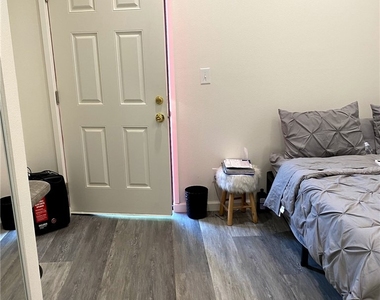 5482 Bonnie Street - Photo Thumbnail 9