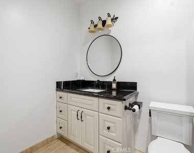 921 Monarch - Photo Thumbnail 37