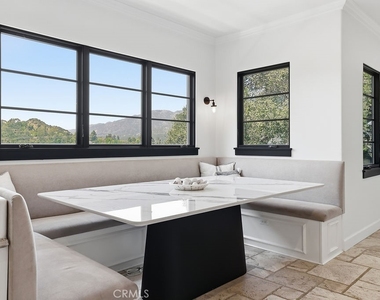 921 Monarch - Photo Thumbnail 8
