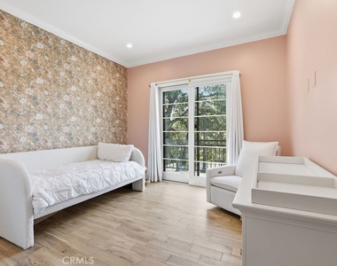 921 Monarch - Photo Thumbnail 39