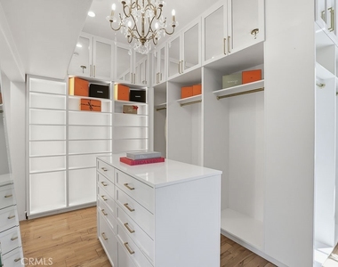 921 Monarch - Photo Thumbnail 28