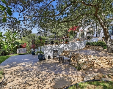 921 Monarch - Photo Thumbnail 54