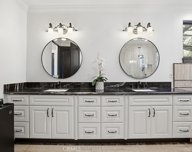 921 Monarch - Photo Thumbnail 27