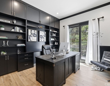 921 Monarch - Photo Thumbnail 33