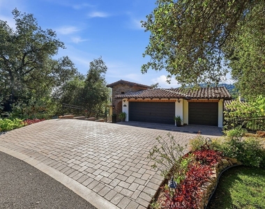 921 Monarch - Photo Thumbnail 2
