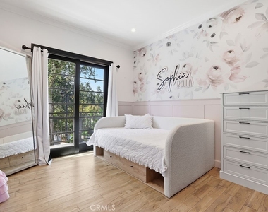 921 Monarch - Photo Thumbnail 31