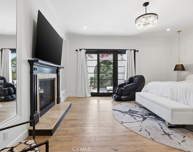 921 Monarch - Photo Thumbnail 23