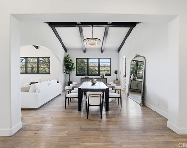 921 Monarch - Photo Thumbnail 18