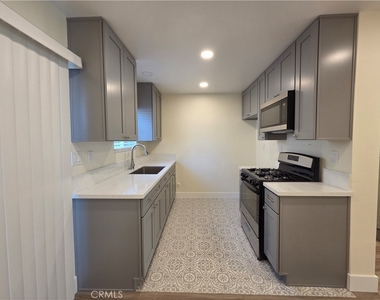 4545 Canoga Street - Photo Thumbnail 4
