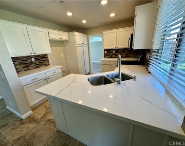 3680 N Live Oak - Photo Thumbnail 4