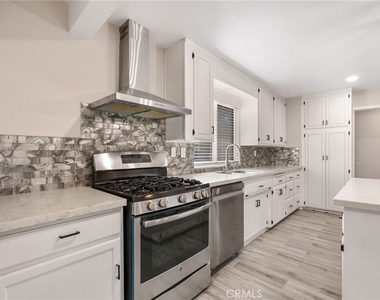 7420 Ivy Lane - Photo Thumbnail 11