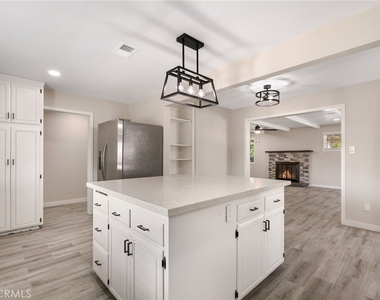 7420 Ivy Lane - Photo Thumbnail 14