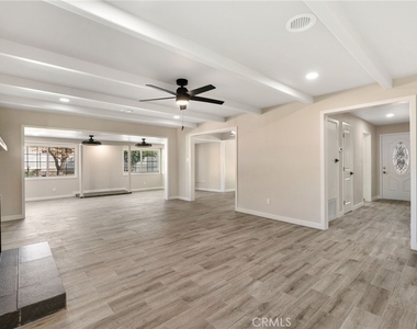 7420 Ivy Lane - Photo Thumbnail 6