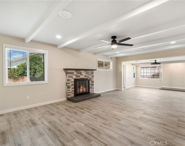 7420 Ivy Lane - Photo Thumbnail 5