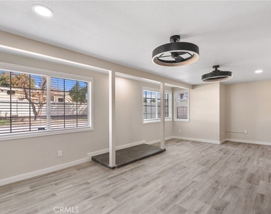 7420 Ivy Lane - Photo Thumbnail 15