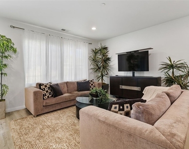 14406 Serenade Drive - Photo Thumbnail 5