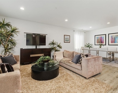 14406 Serenade Drive - Photo Thumbnail 6