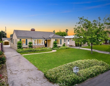 846 Palo Alto Drive - Photo Thumbnail 3