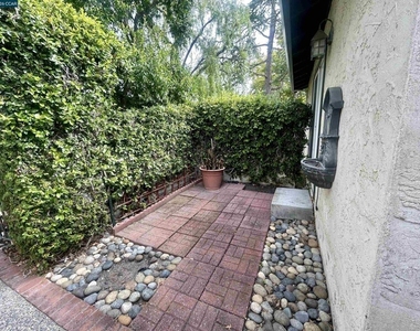 2946 St Denis Dr - Photo Thumbnail 2