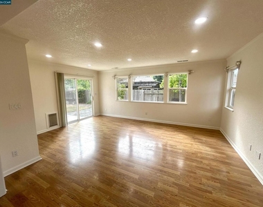 2946 St Denis Dr - Photo Thumbnail 11