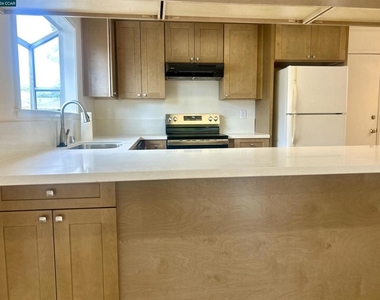 2946 St Denis Dr - Photo Thumbnail 8