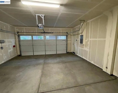 538 E Marcello Ave - Photo Thumbnail 16