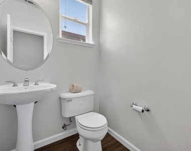 2651 Ranchwood Dr - Photo Thumbnail 32