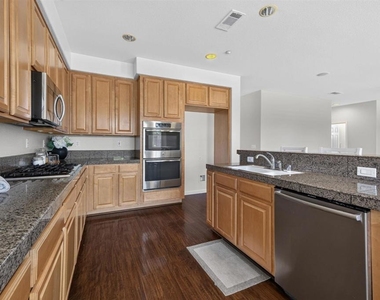 2651 Ranchwood Dr - Photo Thumbnail 18