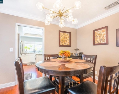 1304 Saddlehill Ln - Photo Thumbnail 16