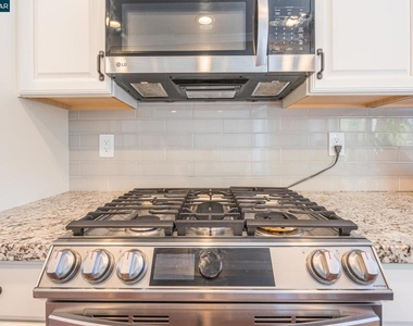 1304 Saddlehill Ln - Photo Thumbnail 23