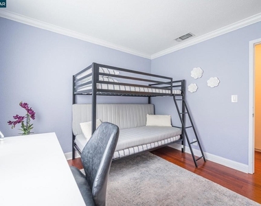 1304 Saddlehill Ln - Photo Thumbnail 33