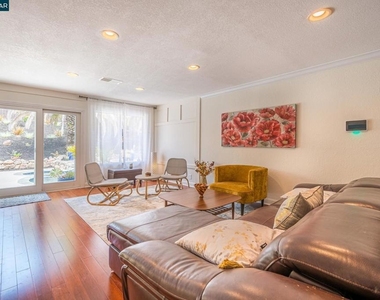 1304 Saddlehill Ln - Photo Thumbnail 25